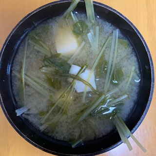水菜と豆腐の味噌汁。